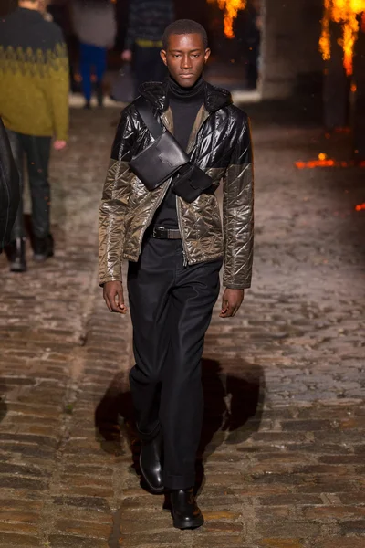 Look 27